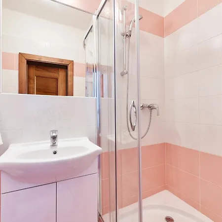 Alojamento de Acomodação e Pequeno-almoço Lupu *