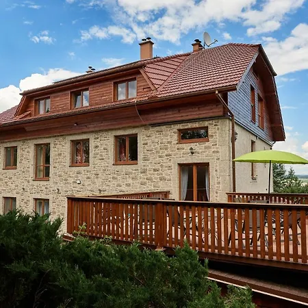 Alojamento de Acomodação e Pequeno-almoço Lupu